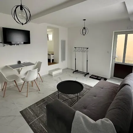 Lena 2 Apartment